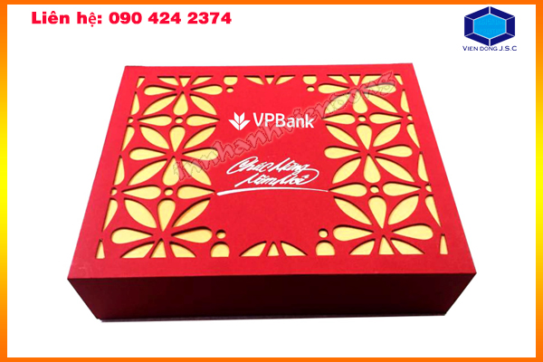 mau-hop-dung-qua-tet-cat-laser-ngan-hang-VPBANK